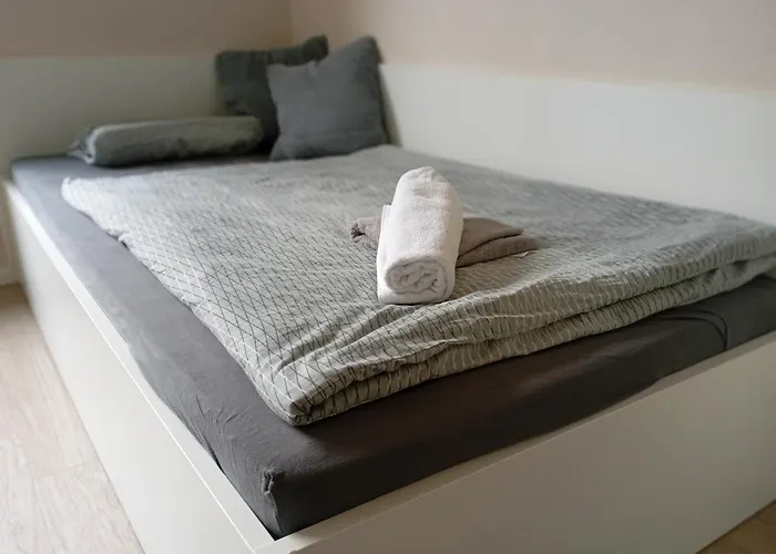 Studio Suite Near University